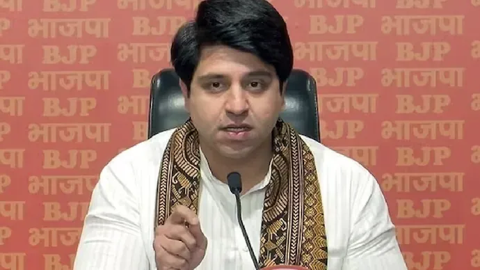 भाजपचे राष्ट्रीय प्रवक्ते शहजाद पूनावाला यांचा राजीनामा