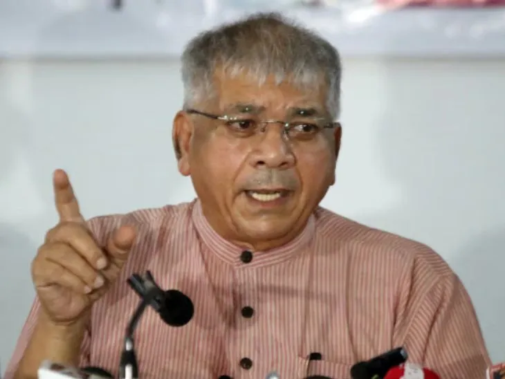 प्रकाश आंबेडकरांची २३ जुलैला 'मुंबई बंद'ची हाक! विद्यार्थ्यांवरील लाठीमाराचा निषेध