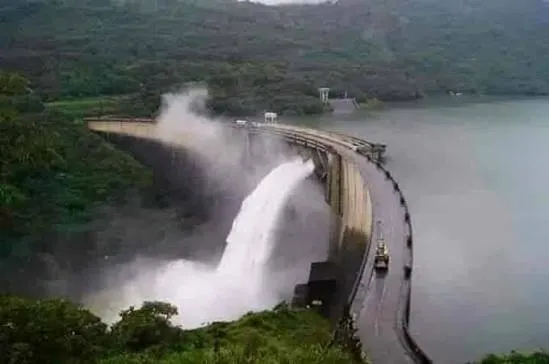 कोल्हापुरात मुसळधार पाऊस! राधानगरी धरण ७१% भरले,१५ बंधारे पाण्याखाली