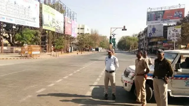मुंबईत २३ जुलैपासून कलम १४४ लागू; २ आठवडे पाचपेक्षा जास्त लोक एकत्र येण्यावर बंदी