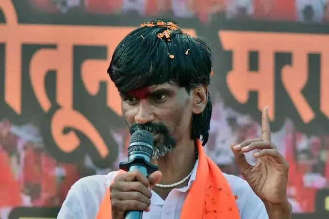 नीट प्रकरणी दिल्लीत जरांगे पाटलांची सिंहगर्जना! अभिजीत दीपके यांची भेट घेऊन लढ्याला बळ