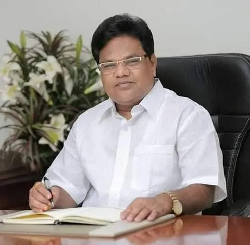 शिक्षकांच्या रिक्त पदांवरून तानाजी सावंत आक्रमक; अधिकाऱ्यांना तातडीने कारवाईचे आदेश
