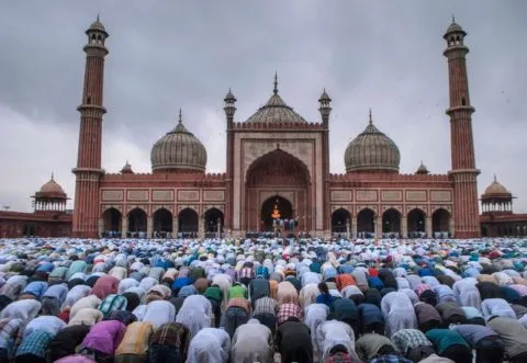 अयोध्येच्या परमहंस आचार्यांची राष्ट्रपतींकडे देशात नमाजवर बंदीची मागणी