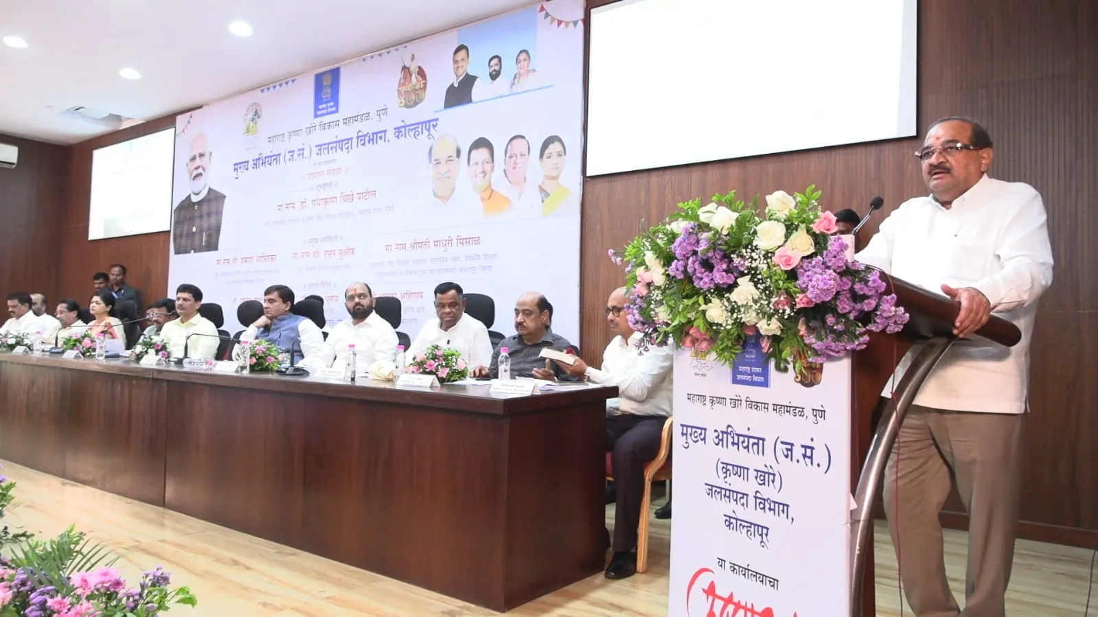 शेतकऱ्यांच्या हिताचा मोठा निर्णय; जलसंपदा विभागाकडील सर्व प्रक्रिया एका महिन्यात होणार ऑनलाईन
