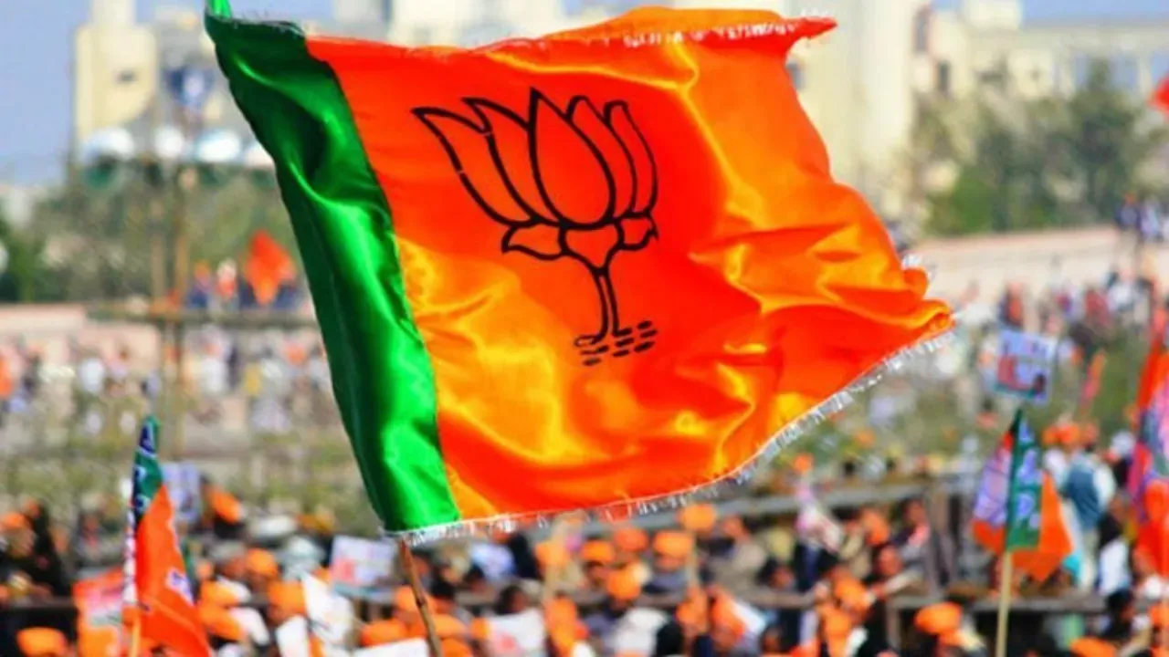 बिहारमध्ये भाजपला मोठा धक्का! आमदार देवेश कुमार यांचा तडकाफडकी राजीनामा, राजकीय वर्तुळात खळबळ