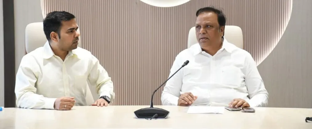 मुंबई उपनगरातील विकास कामांना वेग; आशिष शेलारांचे प्रशासनाला निर्देश