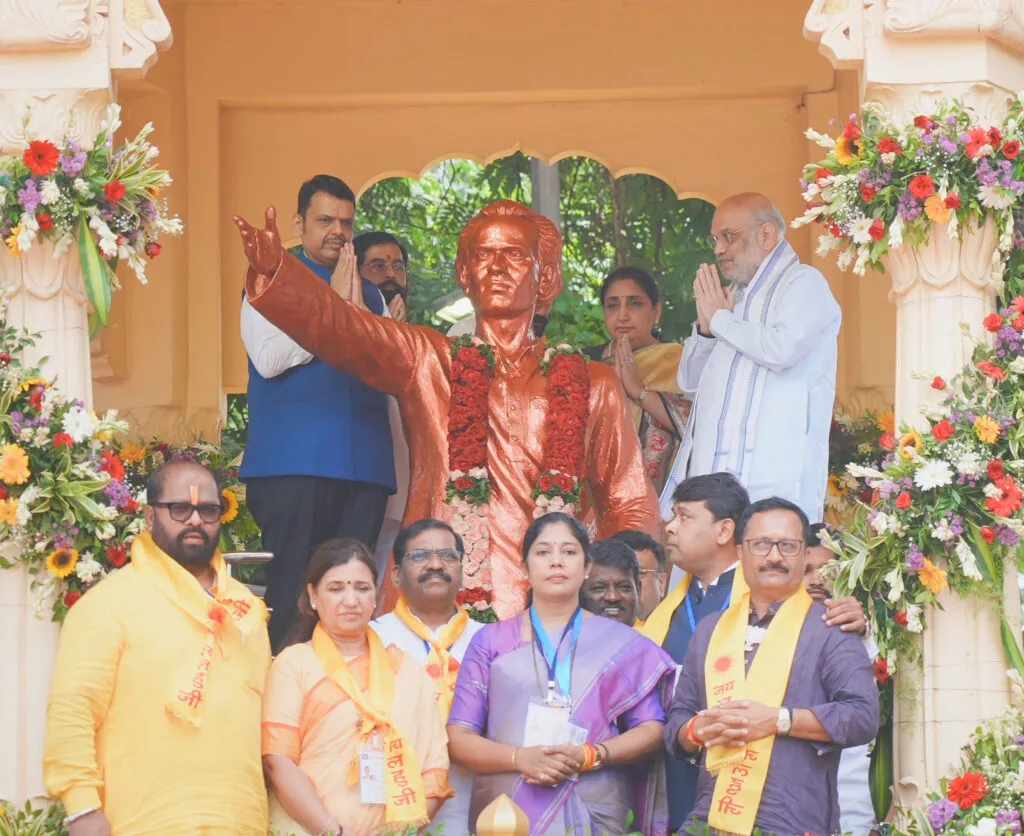 अण्णा भाऊ साठे जयंती; पुण्यात केंद्रीय गृहमंत्री अमित शाह व मुख्यमंत्र्यांकडून अभिवादन
