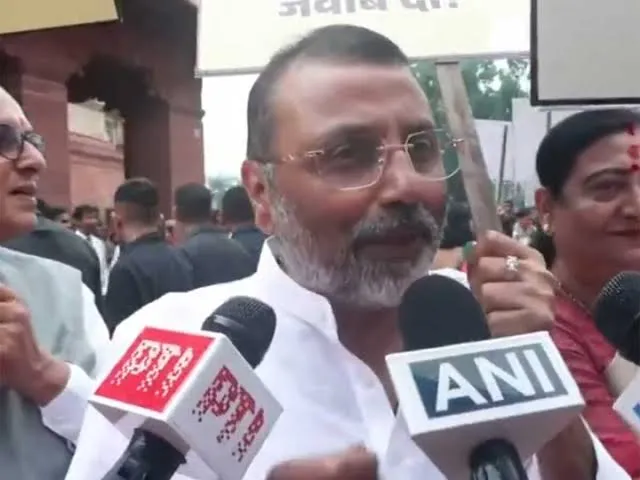 झारखंड छात्र आंदोलनावरून राजकीय वाद; निशिकांत दुबेंची राहुल गांधींवर जहरी टीका