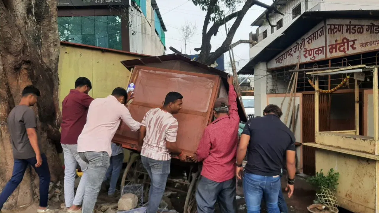 साताऱ्यात अतिक्रमणा विरोधात धडक मोहीम; गोडोली परिसर मोकळा