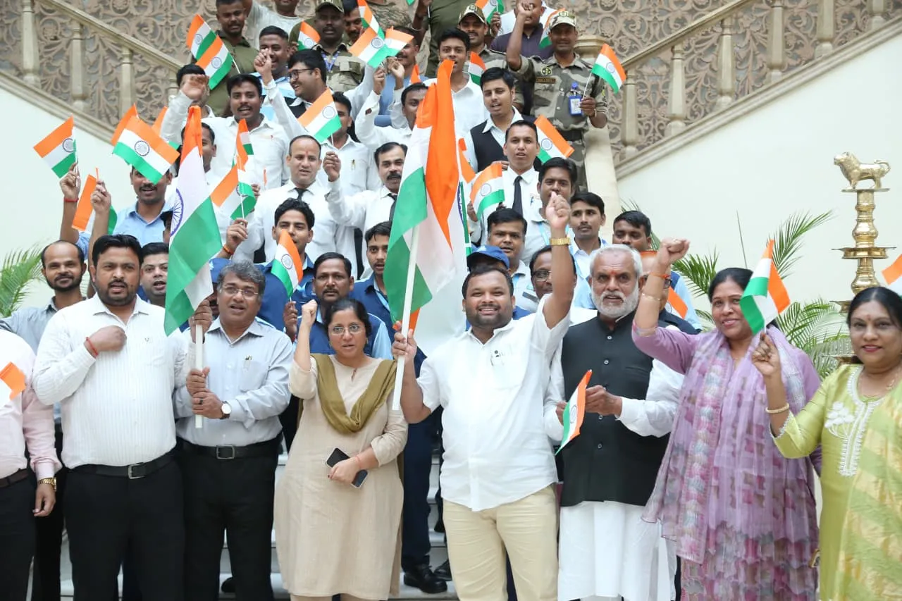 दिल्लीतील महाराष्ट्र सदनात तिरंगा रॅली; ‘हर घर तिरंगा’ मोहिमेला उत्स्फूर्त प्रतिसाद