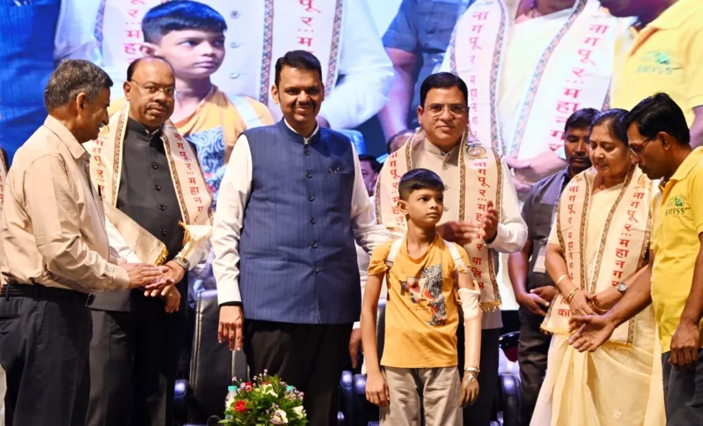 दिव्यांगांसाठी रोजगार, आरोग्य अन् शिक्षणाला प्राधान्य; मुख्यमंत्री फडणवीसांचा मोठा निर्णय