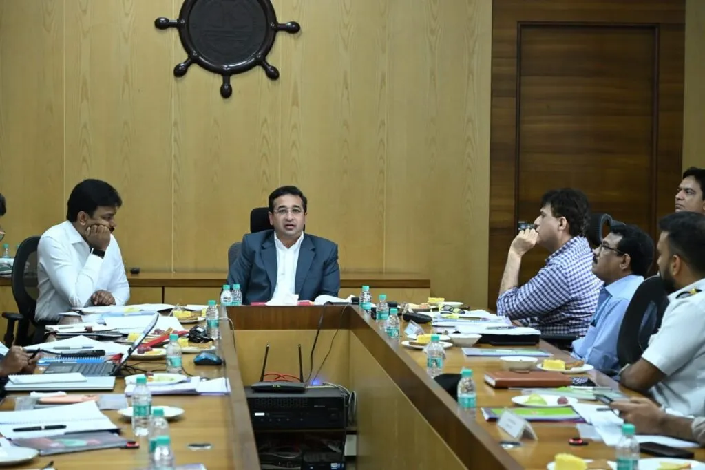 महाराष्ट्राच्या सागरी विकासाला मिळणार नवी गती; वॉटर मेट्रो, दिघी शिपबिल्डिंग क्लस्टरसह विविध प्रकल्पांना मंजुरी – मंत्री नितेश राणे