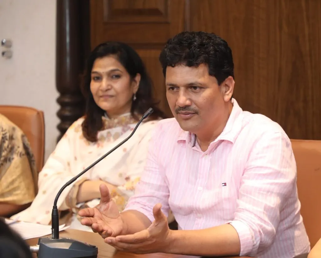 आशा गटप्रवर्तकांच्या मागण्यांवर शासन सकारात्मक; प्रश्न सोडवण्यासाठी स्वतंत्र बैठक घेण्याचे निर्देश