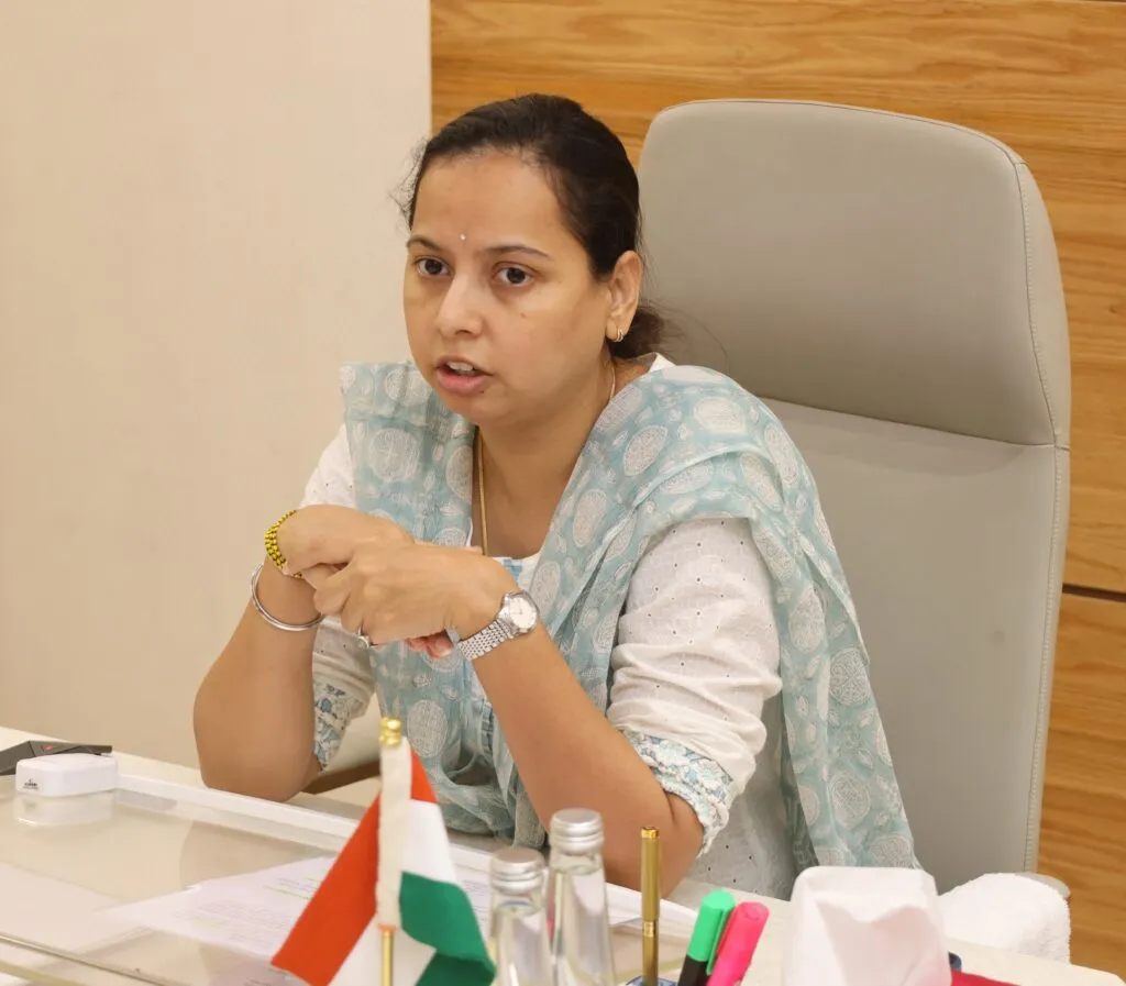 रस्त्यावर राहणाऱ्या बालकांच्या पुनर्वसना साठी फिरते पथक योजना तातडीने कार्यान्वित करा; महिला व बाल विकास मंत्री आदिती तटकरे यांचे निर्देश