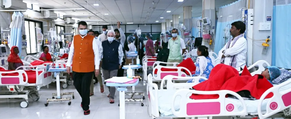 मेडिकल-मेयोतील विकासकामांना गती; फडणवीसांकडून सर्पदंशग्रस्त बालिकेची आस्थेने विचारपूस