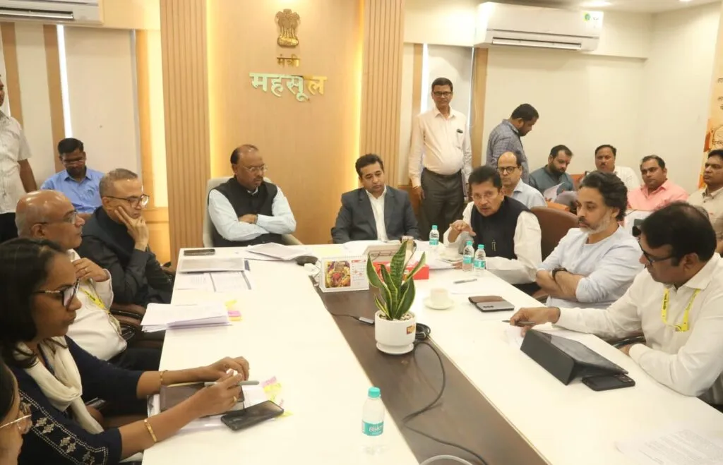 सातबारावर नाव नसलेल्या शेतकऱ्यांसाठी मोठा निर्णय; फार्मर आयडीचा मार्ग मोकळा