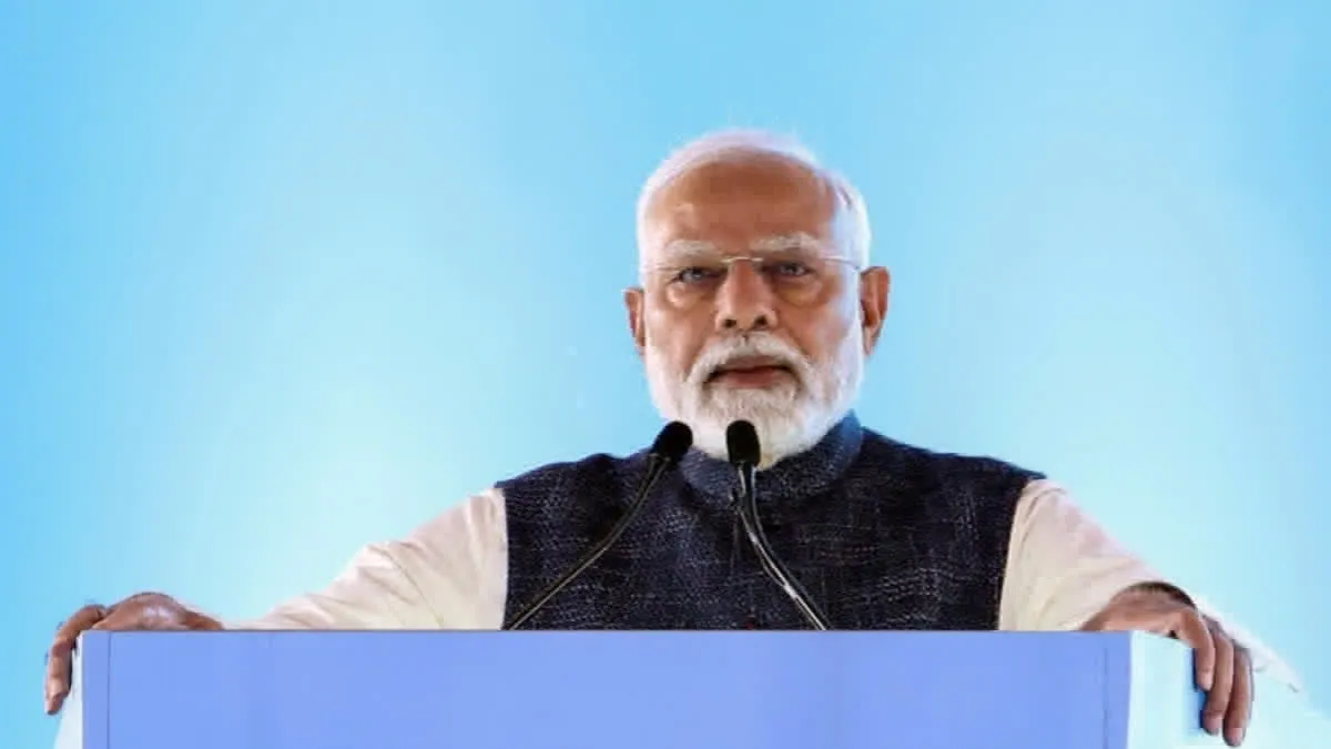 मोदींच्या दौऱ्याआधी मुंबईत खळबळ; पीएमओ अधिकारी असल्याचे सांगणारा तरुण ताब्यात