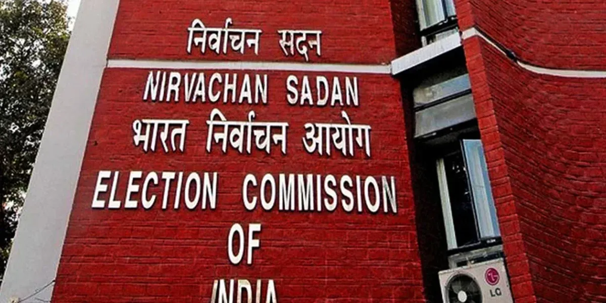 निवडणूक आयोगात मतभेद चव्हाट्यावर; मुख्य आयुक्तांच्या निर्णया विरोधात दोन आयुक्तांची तक्रार