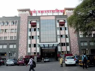 पुणे मनपा कनिष्ठ अभियंता भरती परीक्षेत हायटेक कॉपी; छुप्या कॅमेऱ्यासह तिघे जाळ्यात