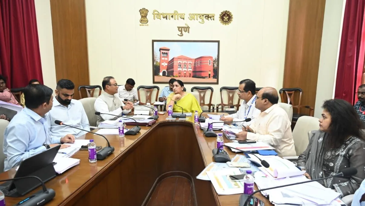 पुणे जिल्ह्यातील सार्वजनिक बांधकामांचा सुनेत्रा पवारांकडून आढावा; वेळेत कामे पूर्ण करण्याचे निर्देश