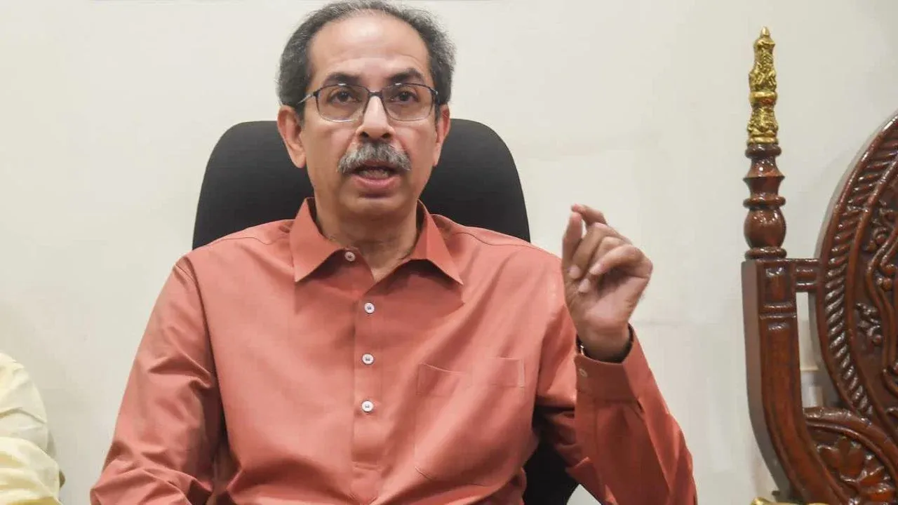 ‘सरकार शुभ तारखा पाहण्यात व्यस्त’; दुष्काळाच्या मुद्द्यावर उद्धव ठाकरेंचा महायुतीवर हल्लाबोल