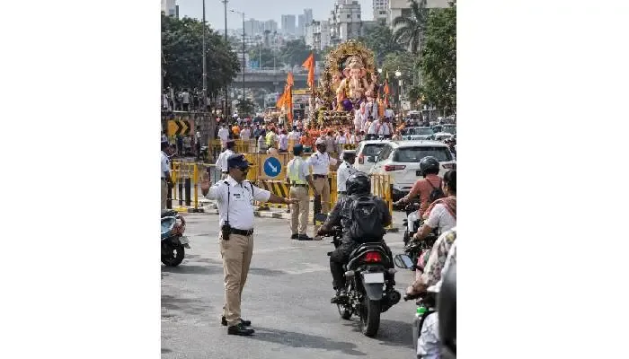 विसर्जन मिरवणुकीआधी पुण्यात वाहतूक बदल; धायरी फाटा, केशवनगर-मुंढवा आणि हडपसरसाठी पर्यायी मार्ग जाहीर