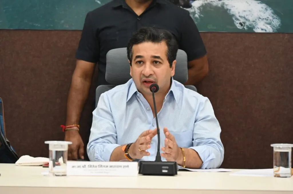 गणेशोत्सवासाठी सिंधुदुर्ग प्रशासन ॲक्शन मोडमध्ये; नितेश राणेंचे कडक निर्देश 