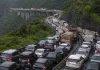 पुणे-अहिल्यानगर महामार्गावर वाहतूक कोंडी; उद्योगांवर स्थलांतराचे संकट