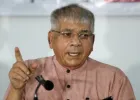 प्रकाश आंबेडकरांची २३ जुलैला 'मुंबई बंद'ची हाक! विद्यार्थ्यांवरील लाठीमाराचा निषेध