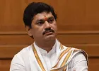 'राजकारणात राहावं की नाही...' धनंजय मुंडेंचे सूचक विधान