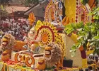भक्तीचा जल्लोष अन् ढोल-ताशांचा निनाद; मानाचा तिसरा गुरुजी तालीम गणपती मिरवणुकीत दाखल