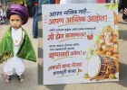 भाऊसाहेब रंगारींच्या वेशातील चिमुकल्याचा अनोखा संदेश; ‘आम्ही आस्तिक, ढोल वाजवणारच