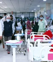 मेडिकल-मेयोतील विकासकामांना गती; फडणवीसांकडून सर्पदंशग्रस्त बालिकेची आस्थेने विचारपूस