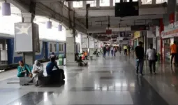 प्रवाशांच्या सुरक्षेसाठी पुणे रेल्वे स्टेशनवर १६० 'एआय' कॅमेरे तैनात; गुन्हेगारांवर ठेवणार वचक