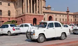 सरकारी वाहनांच्या खासगी वापरावर केंद्राची बंदी; वित्तीय शिस्त व पारदर्शकता वाढवण्यासाठी कडक नियमावली जारी