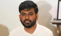 "माघार नाहीच!" सोनम वांगचुक यांचे उपोषण सुटले, पण शिक्षणमंत्र्यांच्या राजीनाम्यासाठी अभिजीत दिपके ठाम