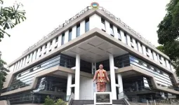 सातारा जिल्हा बँक निवडणूक ठरावावरून मालखेड सोसायटीत कोयता हल्ला! चेअरमन अन् सदस्याला मारहाण