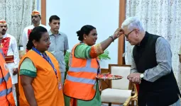 अनाथ, दिव्यांग मुलींच्या हस्ते राज्यपालांना राखी; लोकभवनात रक्षाबंधन उत्साहात