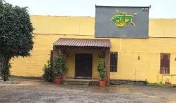 पुण्यातील प्रसिद्ध 'सुर्वेज ढाब्या'वर बाणेर पोलिसांची धडक कारवाई; अवैध मद्यसाठा जप्त, मालक आणि मॅनेजर अटकेत