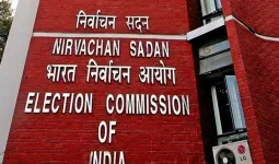 निवडणूक आयोगात मतभेद चव्हाट्यावर; मुख्य आयुक्तांच्या निर्णया विरोधात दोन आयुक्तांची तक्रार