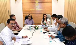 शेतकरी आत्महत्याग्रस्त कुटुंबातील बालकांना मोठा दिलासा; आदिती तटकरेंनी दिले महत्त्वाचे निर्देश