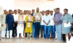 काश्मीरमध्ये गणेशोत्सवाची जय्यत तयारी; पुण्यात मानाच्या गणपतींच्या मूर्ती कार्यकर्त्यांकडे