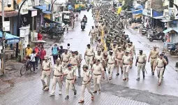 गणेश विसर्जनासाठी पोलिसांचा रूट मार्च; परिमंडळ-३ मध्ये १२० पोलिस अधिकारी-कर्मचाऱ्यांचा बंदोबस्त