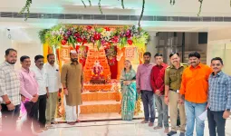 जयकुमार गोरे यांच्या दहीवडीतील निवासस्थानी बाप्पा विराजमान; सुख-समृद्धीसाठी प्रार्थना