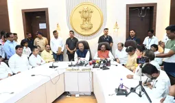 अमरावती स्त्री रुग्णालयात अत्याधुनिक अतिदक्षता विभाग उभारणार; बावनकुळेंची घोषणा