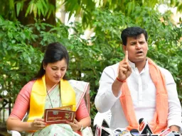 नवनीत राणांचे उद्धव ठाकरेंना थेट आव्हान; 'हनुमान चालीसा' पठणासाठी अमरावतीचे निमंत्रण