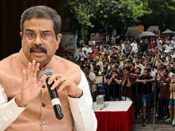 Dharmendra Pradhan Resigns: नीट पेपरफुटी प्रकरणानंतर मोठी बातमी; केंद्रीय शिक्षणमंत्री धर्मेंद्र प्रधान यांचा राजीनामा