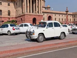 सरकारी वाहनांच्या खासगी वापरावर केंद्राची बंदी; वित्तीय शिस्त व पारदर्शकता वाढवण्यासाठी कडक नियमावली जारी