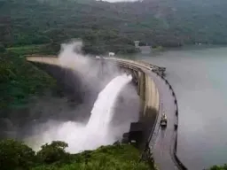 कोल्हापुरात मुसळधार पाऊस! राधानगरी धरण ७१% भरले,१५ बंधारे पाण्याखाली