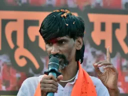 नीट प्रकरणी दिल्लीत जरांगे पाटलांची सिंहगर्जना! अभिजीत दीपके यांची भेट घेऊन लढ्याला बळ